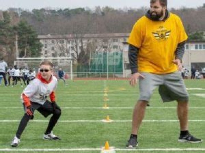Alejandro Villanueva Height, Weight, Age, Wife, Biography & More
