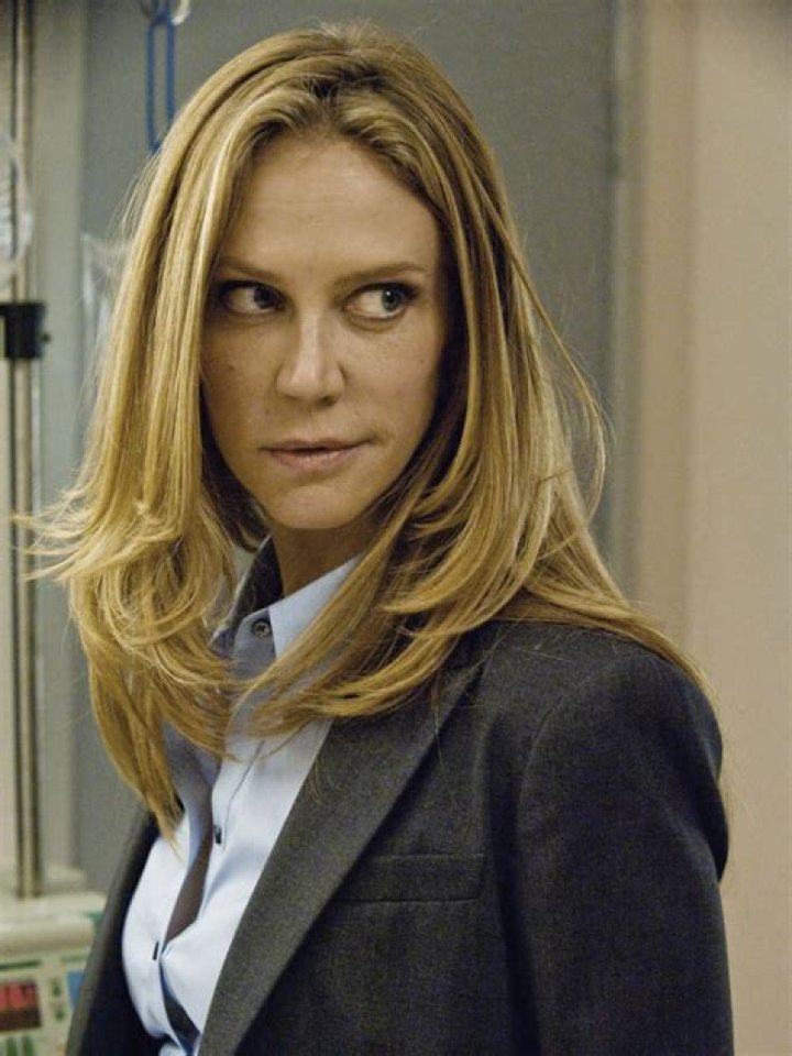 Ally Walker (TV Actress) - Age, Birthday, Bio, Facts, Family, Net Worth, Height & More