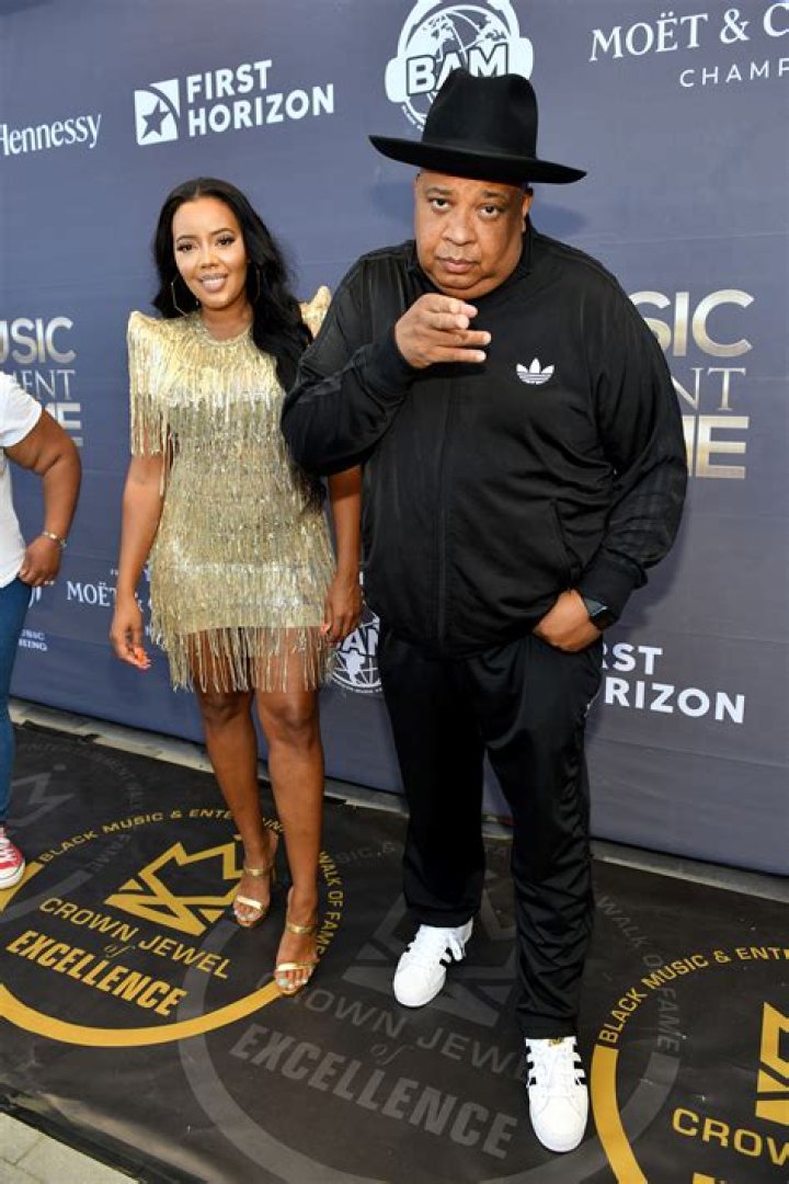 Angela Simmons bathing suit sees fans praise her for real body portrayal Mon 18 July 2