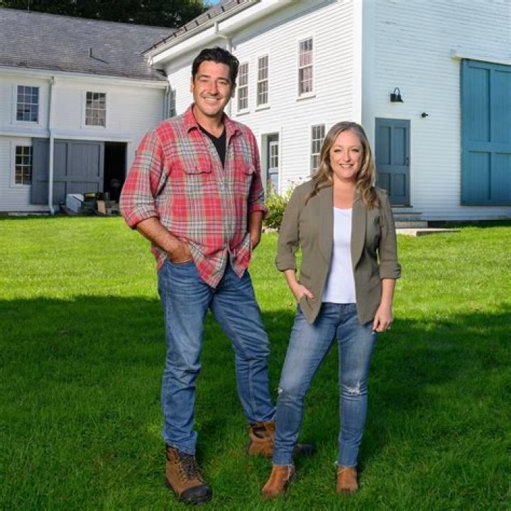 Are Jon and Kristina from Farmhouse Fixer married?