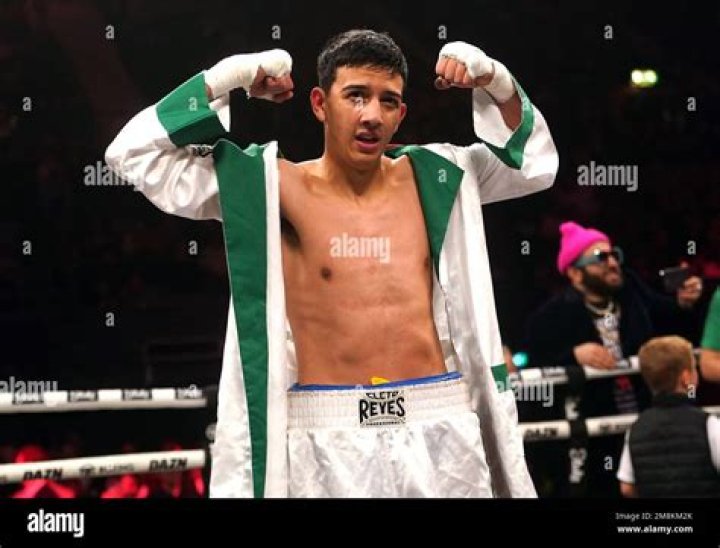Boxer Luis Alcaraz Pineda Biography, Age, Height, Weight, Boxing Career Record, Family, Instagram