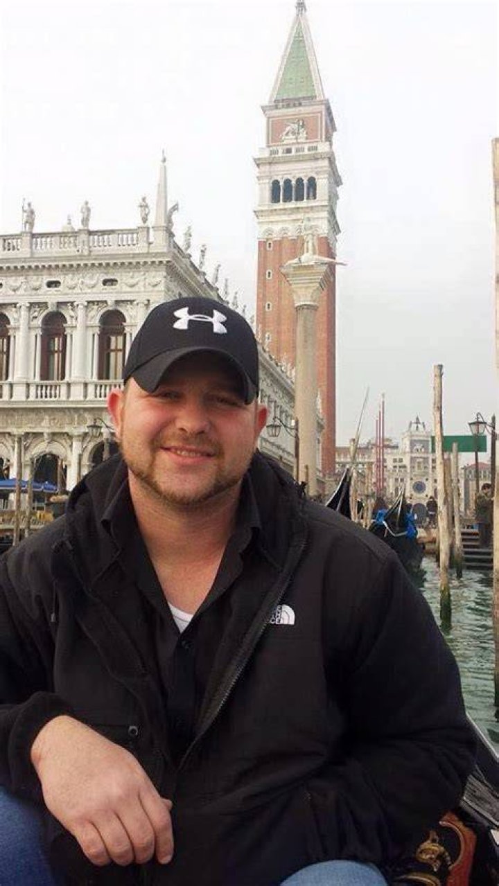 Cabinet Maker Chris Latham from Fixer to Fabulous Biography and Facts. |