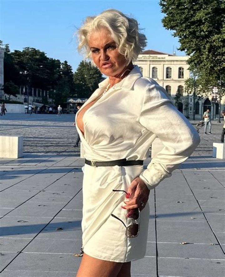 Danniella Westbrook takes inspiration from Marilyn Monroe as she shows off her 'four sizes bigger' b