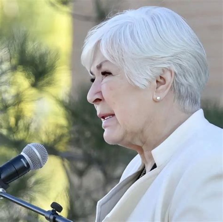 Fame | Gail Miller (businesswoman) net worth and salary income estimation Jan, 2024