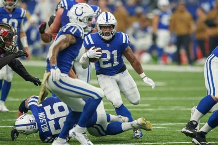 Fantasy Football Rankings Week 13: Sleepers, projections, starts, sits | Zack Moss, Rashee Rice and
