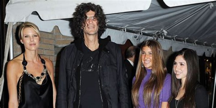 Hillary Clinton Shoots Down Lesbian Rumors to Howard Stern: I Actually Like Men!