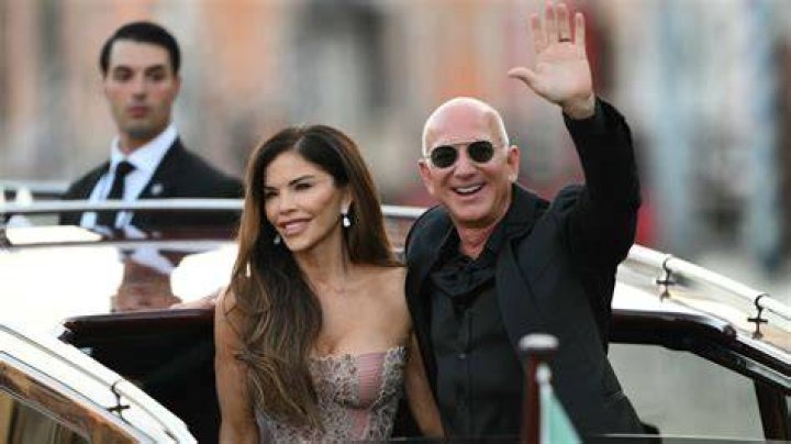 Inside Annie Lennoxs Third Nuptials to Spouse Mitch Besser