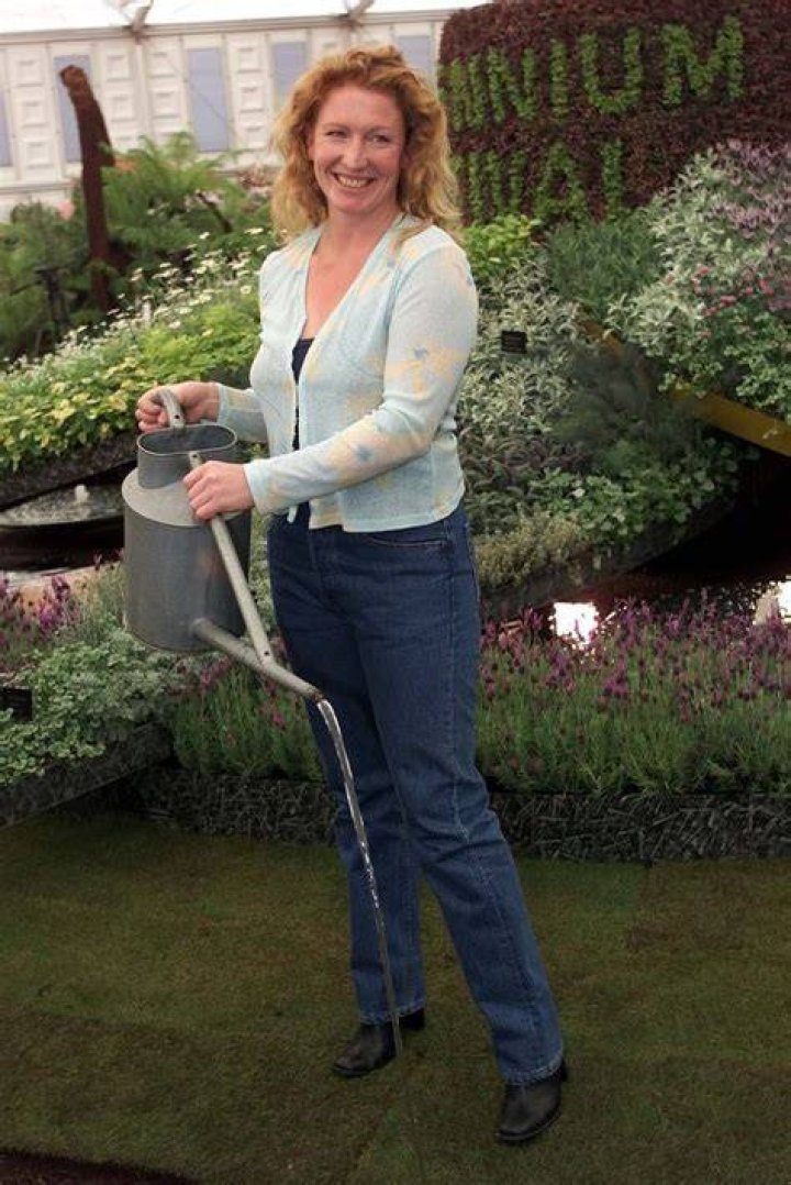 Is she replacing Charlie Dimmock full time? Mon 21 ·