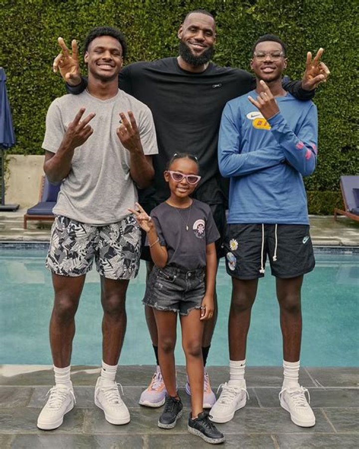 Lebron James Has 3 Children With Wife Savannah James Bronny, Bryce Maximus And Zhuri James