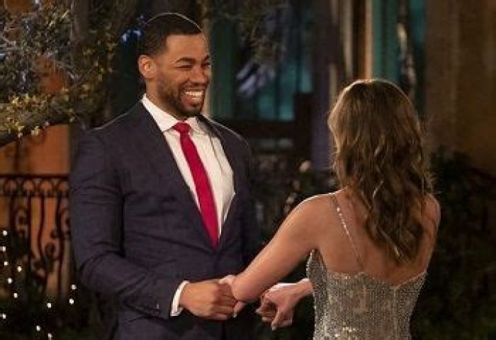 Mike Johnson (Bachelor) Bio, Age, Height, Weight, Facts & Family