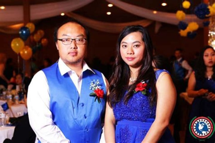 Minnesota man Yia Xiong fatally shoots himself and wife after telling their 5 children to play in ba |