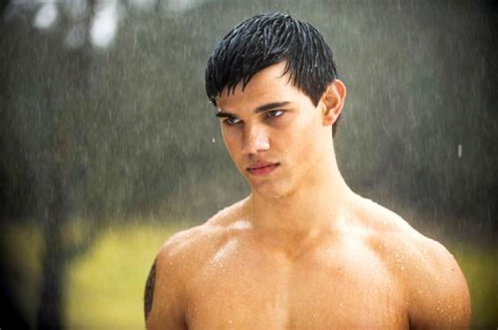 No 19 - Taylor Lautner