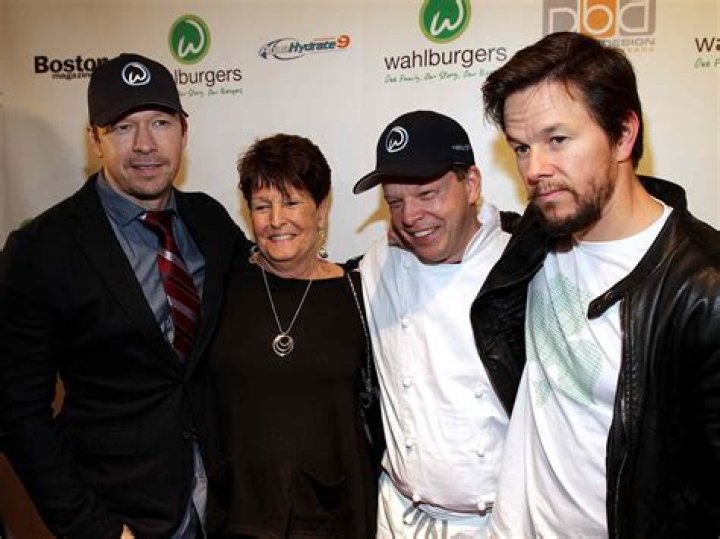 Paul Wahlberg Biography; Net Worth, Height, Siblings, Wife And Movies Of Mark Wahlbergs Chef Brot