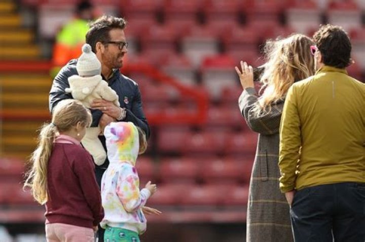 Ryan Reynolds Details Adjusting to 4th Child With Blake Lively |