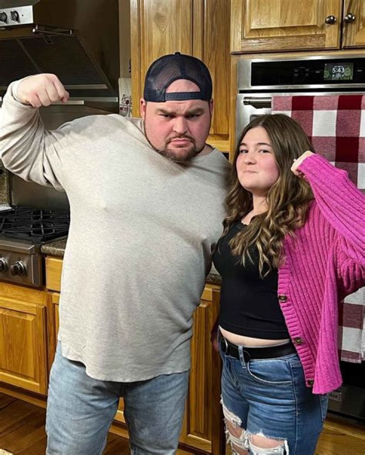 Teen Moms Leah disrespected by fans after pregnancy accusations Tue 8 February 2022 15 ·