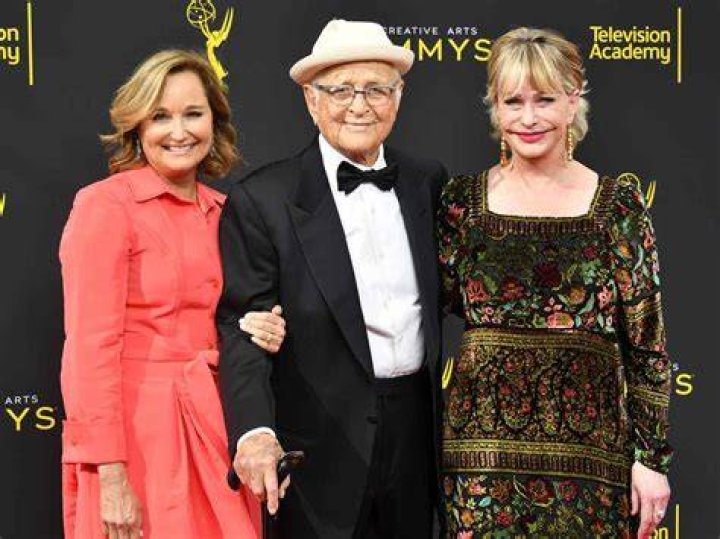 Unveiling Lyn Lear's Net Worth: Secrets Of Success Revealed