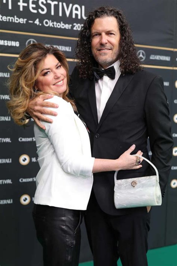 Unveiling Shania Twain's Marital Journey: Discoveries And Insights