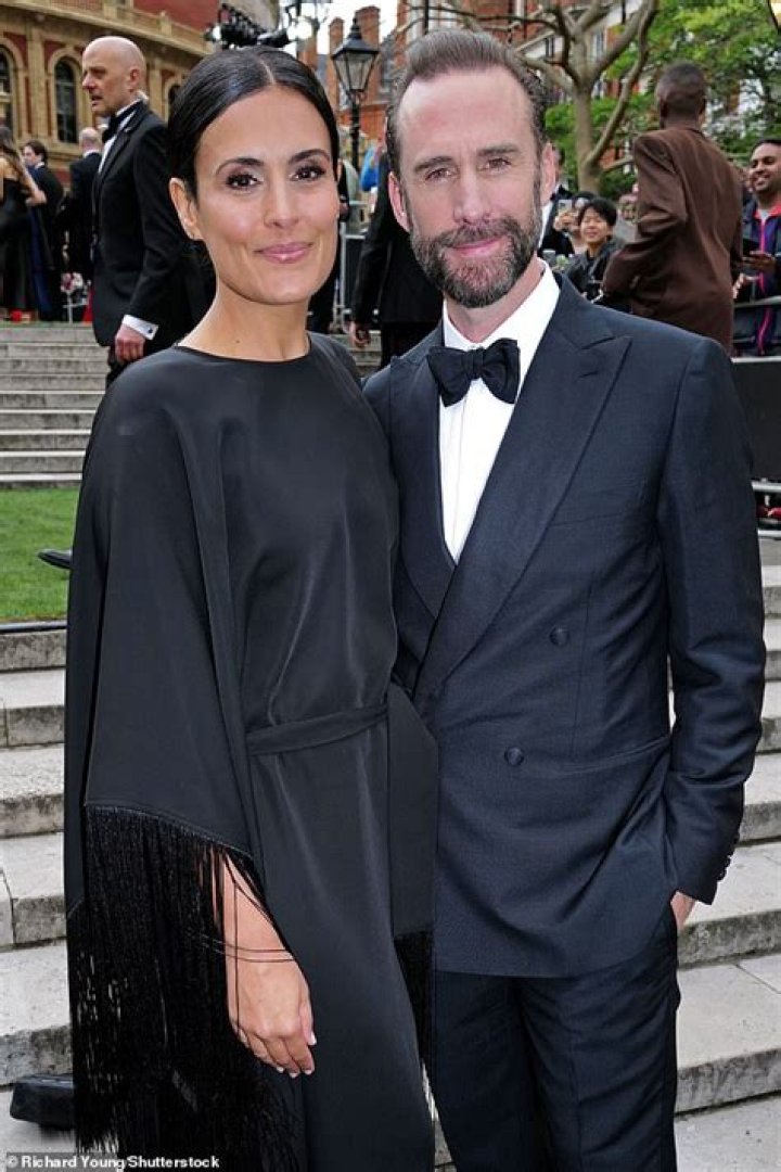 Unveiling The Intriguing Story Behind "Shakespeare In Love's" Actor Joseph Fiennes' Wedding