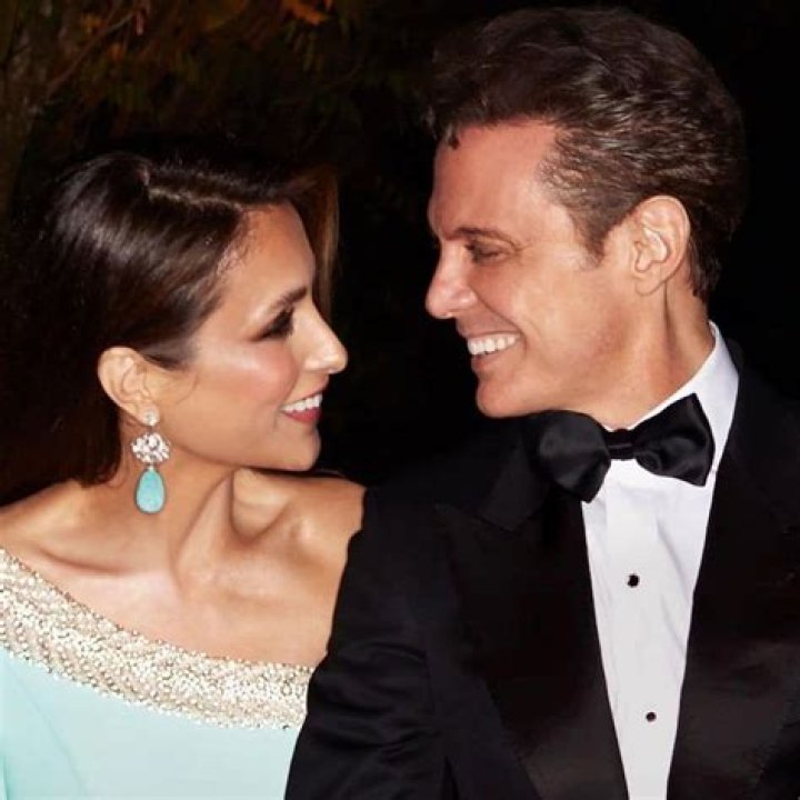 Unveiling The Secrets Of Luis Miguel's Marriage To Erika Sotres