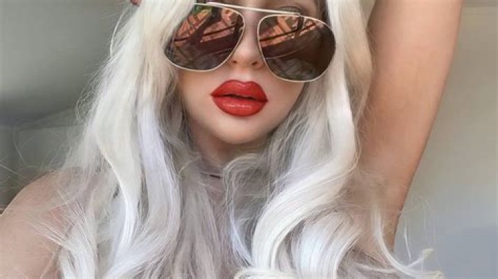 Who is Larissa from Too Hot To Handle season two? Age, job, and Instagram revealed