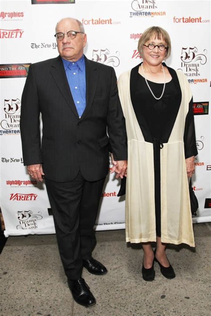 Who Is William Hurts Ex-Wife? Who Is Mary Beth Hurts Husband Paul Schrader? |